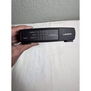 Linksys 10/100 5 port switch 100MBPS Cisco desktop switch EZXS55W
